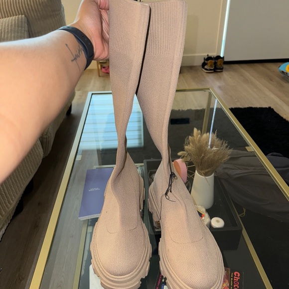 Forever 21 boots size 8 - Picture 2 of 4